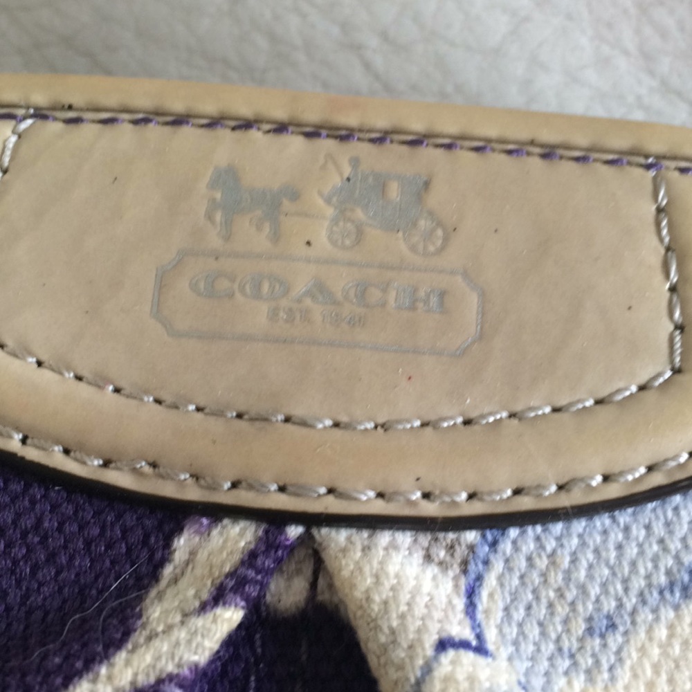 😎 Coach wristlet - Picture 2 of 3